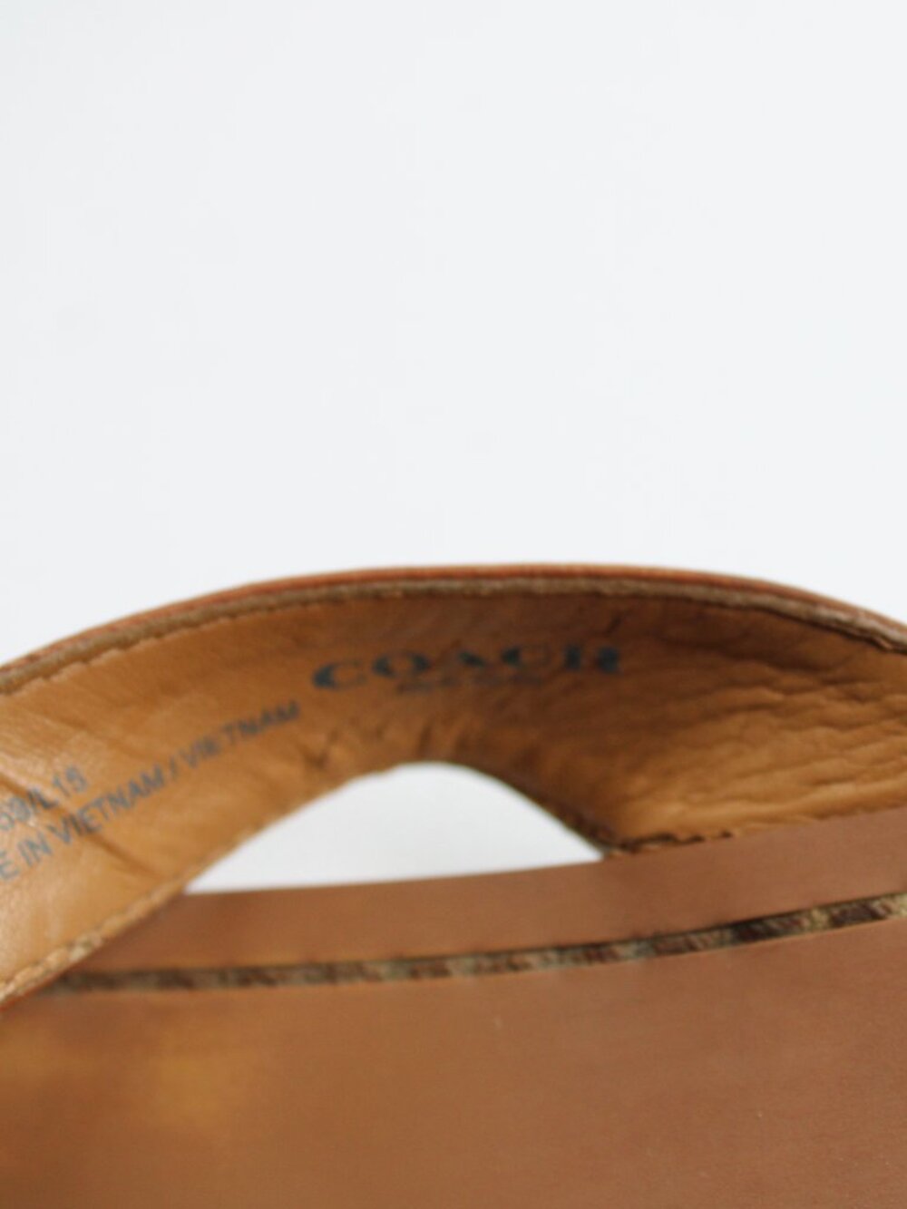 Coach Women's Shelly Leather Tan Gold Turn Lock Accent Thong Flip Flops Size 9 - Picture 12 of 12